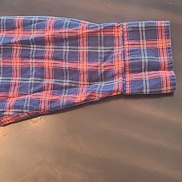 2 Old navy plaid men long sleeved button up shirts size Large collared shirts - Picture 5 of 16